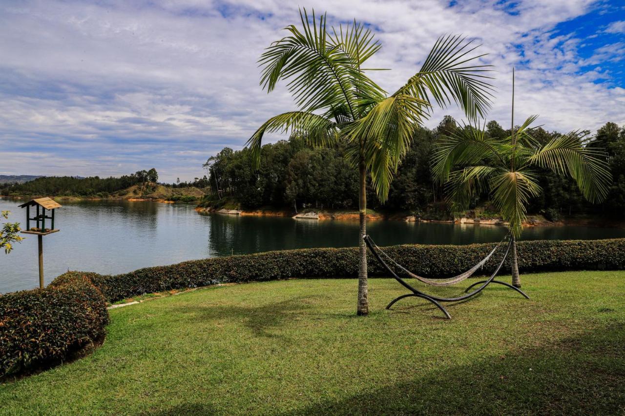 Hotel Los Recuerdos Guatape Exterior photo