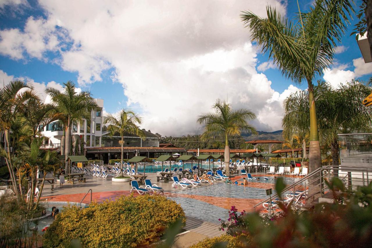 Hotel Los Recuerdos Guatape Exterior photo